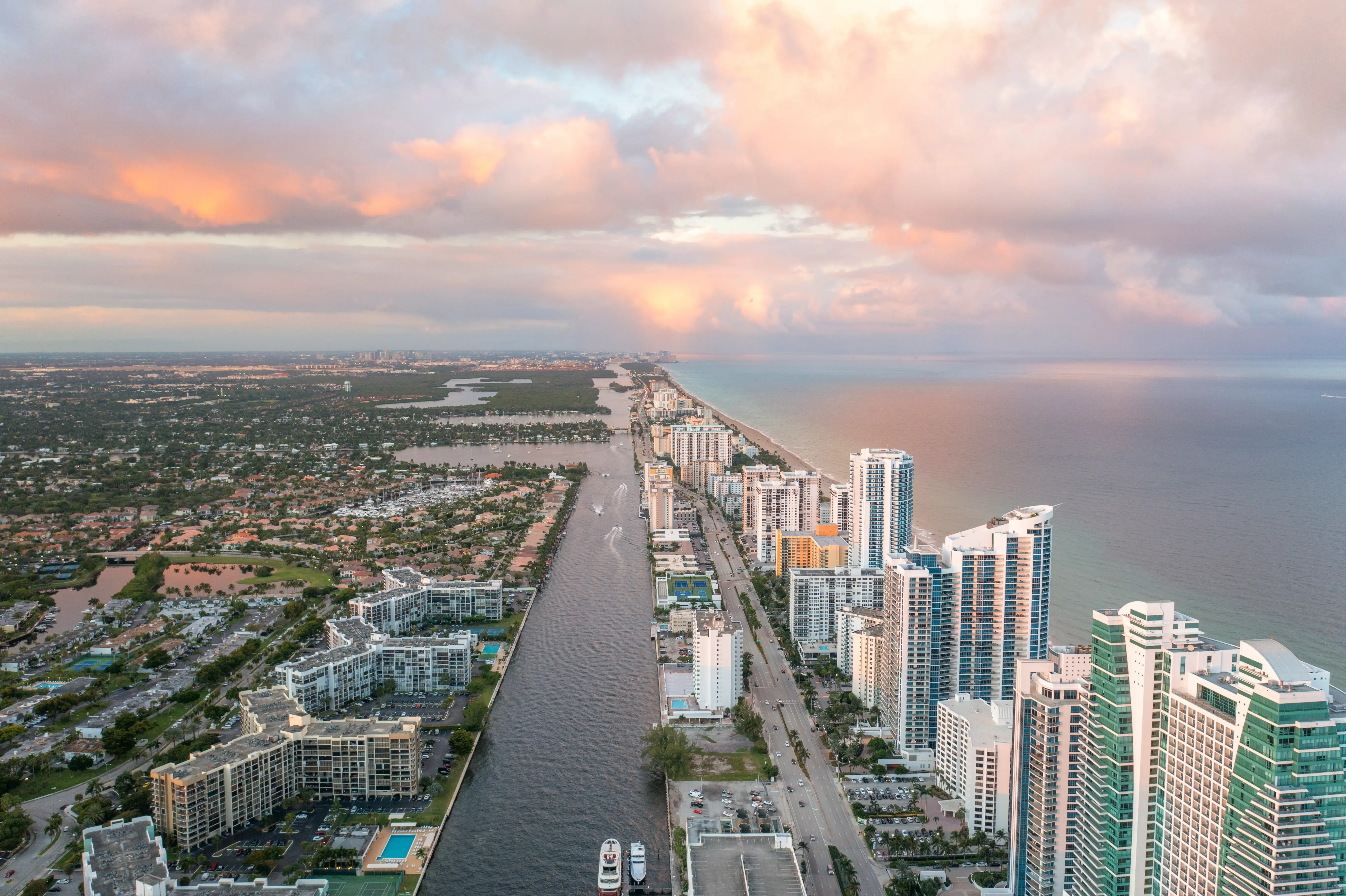 Beaches in Florda is Crowded